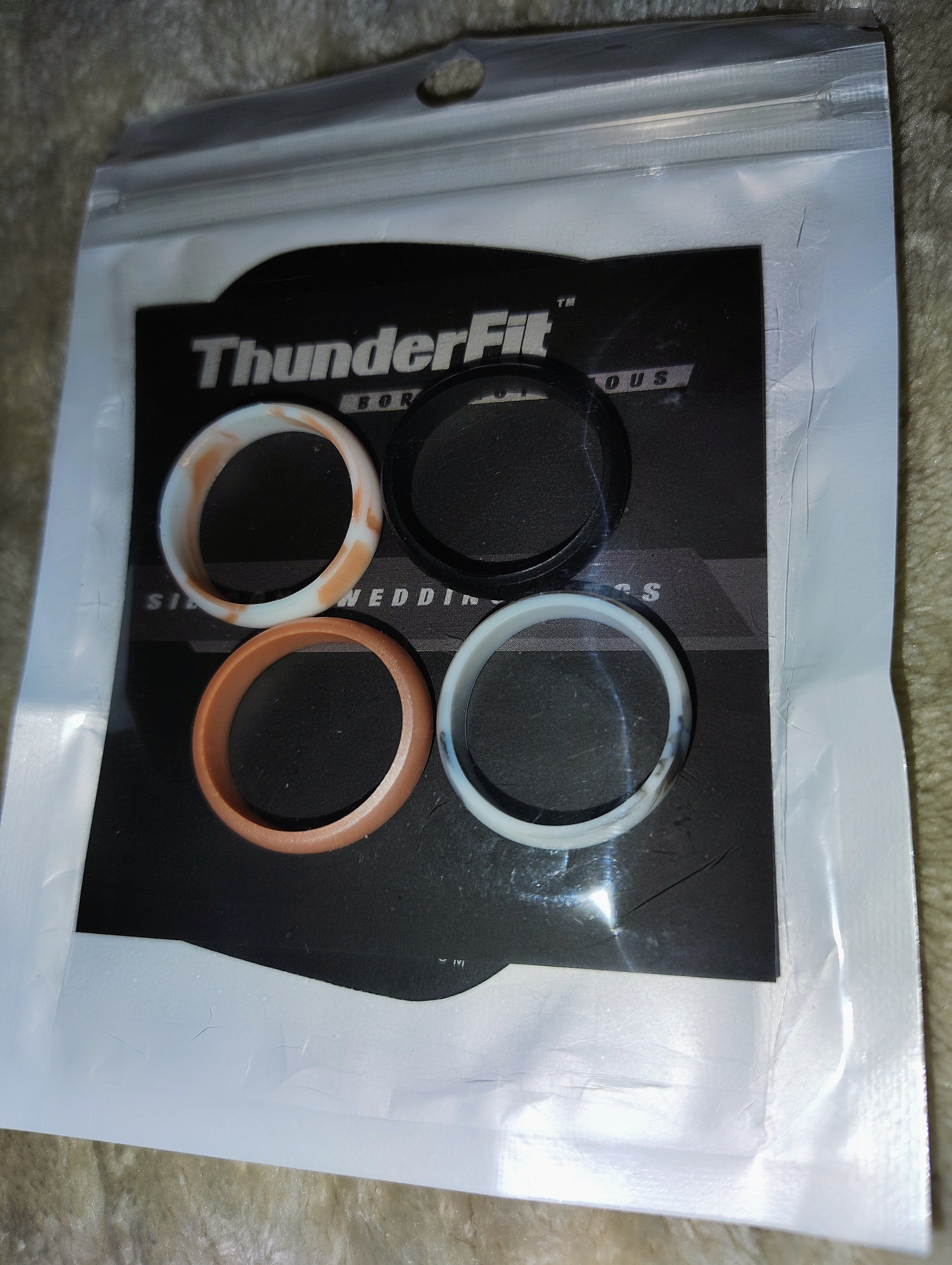 Unisex silicone rings